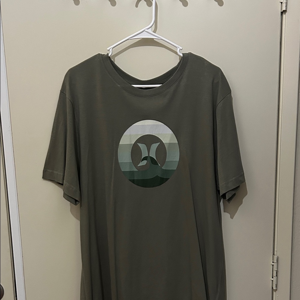 Hurley Men's Dark Green Graphic Tee